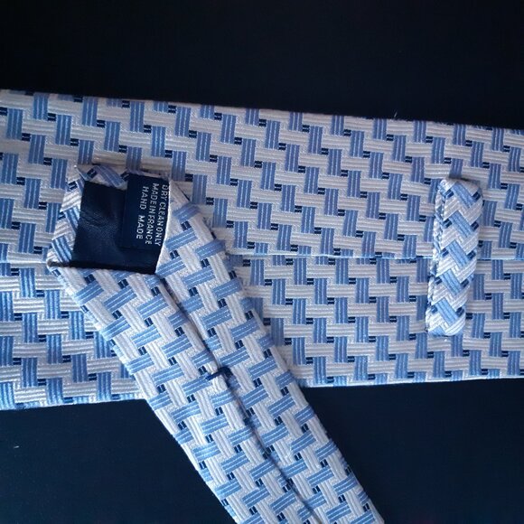 Faconnable 100% Silk Tie, White W/ Light & Navy Blue Geometric Pattern - Picture 14 of 14
